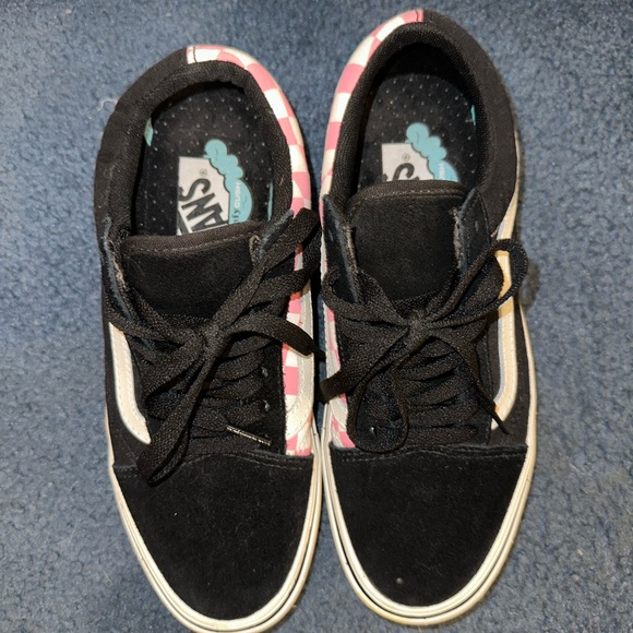 VANS - Picture 3 of 6